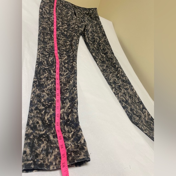 Theory Raegan Caligula Printed Skinny Jeans - Picture 7 of 10